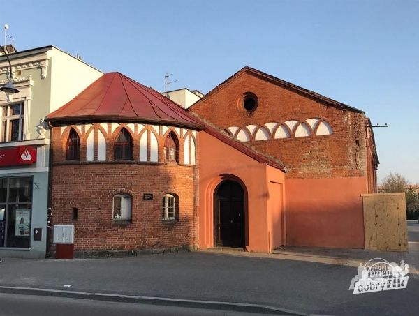 Zabytkowa hala bokserska w Ełku zyskała imię Leszka Błażyńskiego
